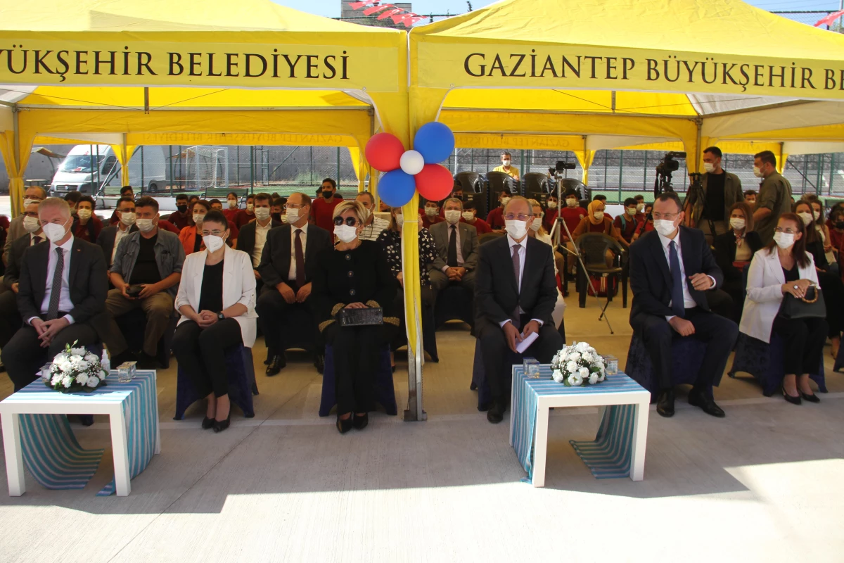 Gaziantep\'te hayırseverlerin desteğiyle yapılan lisenin açılışı yapıldı