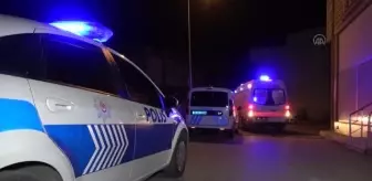 Hırsızlık zanlısı girdiği evin sahibini bıçakladı