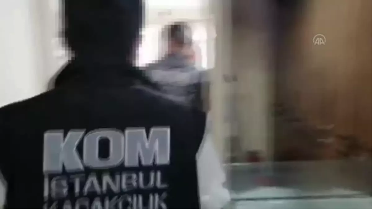 İstanbul\'da ünlü markalara ait gümrük kaçağı 577 kol saati ele geçirildi