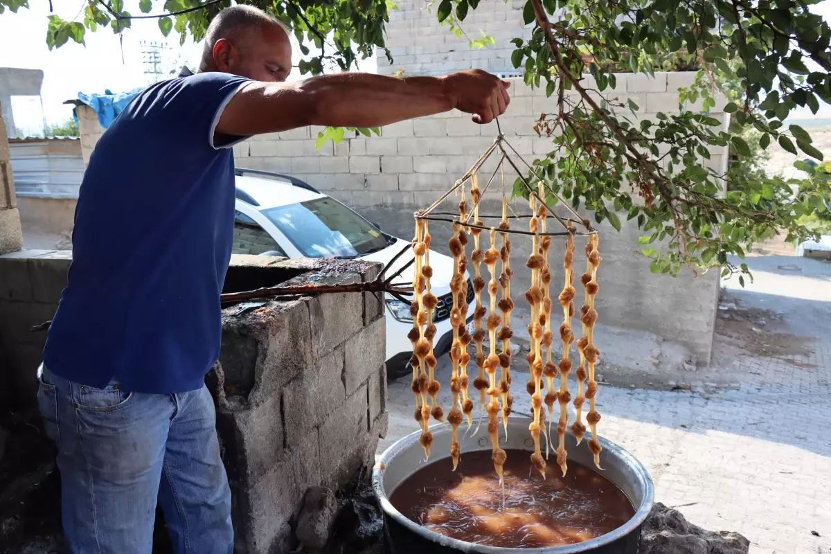 Kilis\'in yöresel lezzeti cevizli sucuk üretimine başlandı