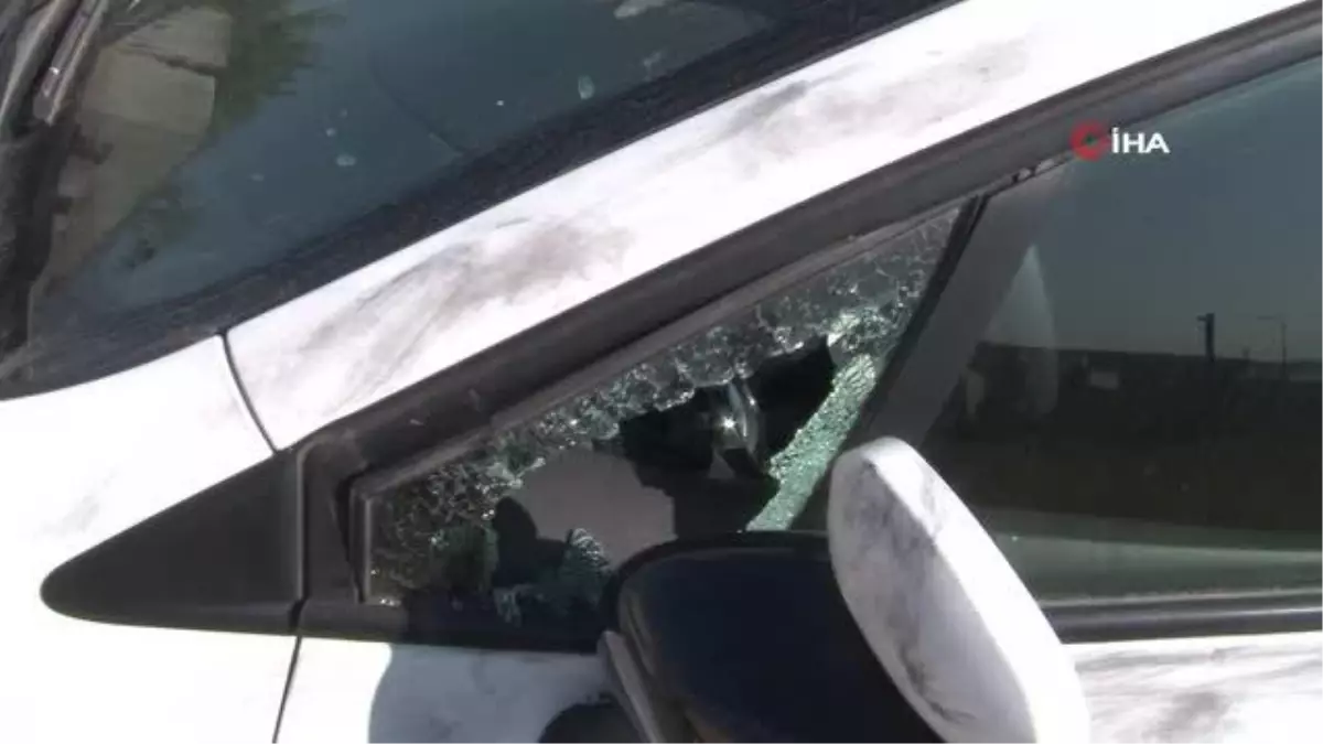 Sürücü kursu araçlarını gözlerine kestirdiler... Camlarını patlatıp teyplerini çaldılar
