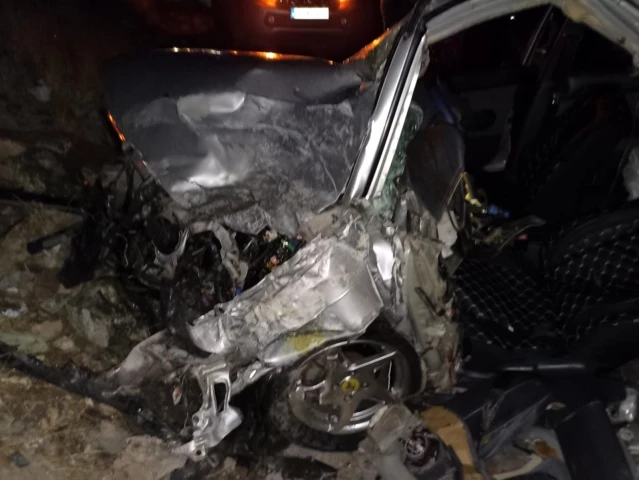 Bitlis'te tır ile otomobil çarpıştı: 2 yaralı