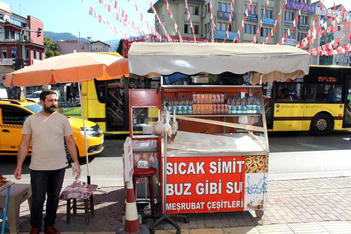 Bursa\'da askıda simit uygulaması
