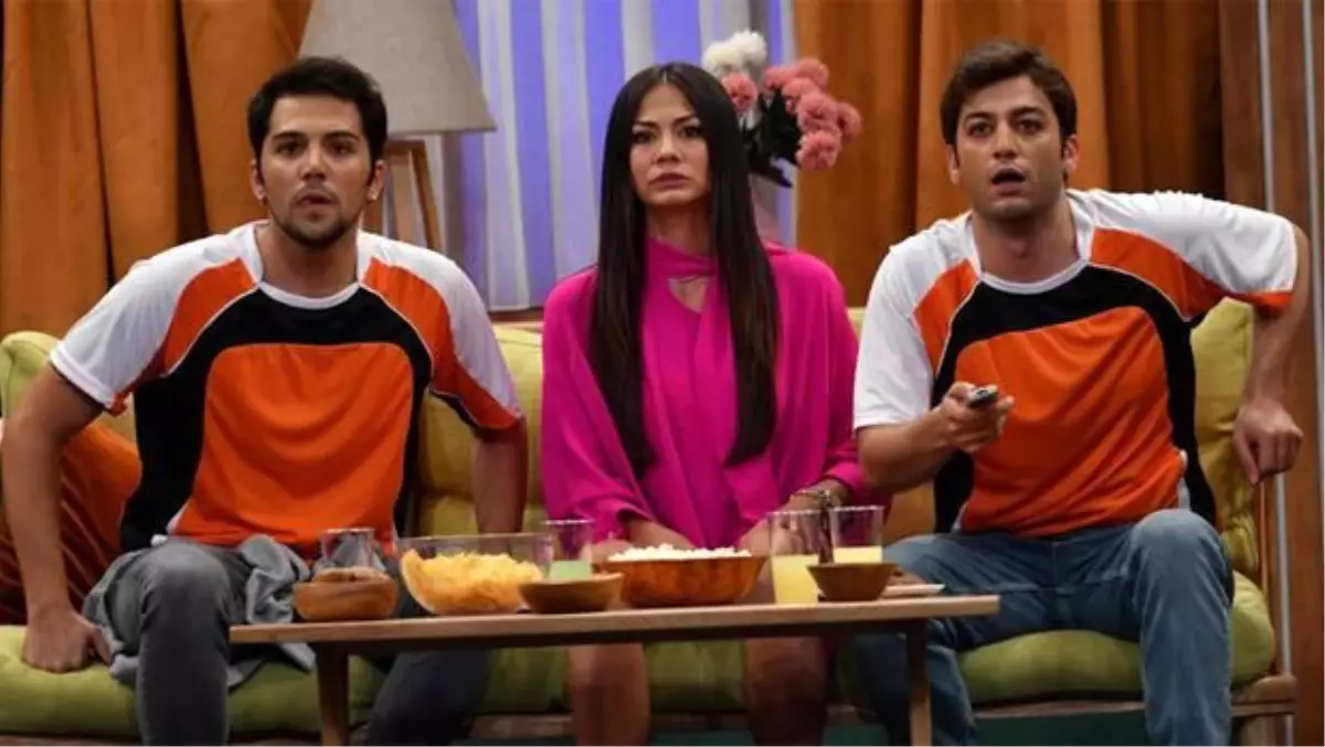 Çok Güzel Hareketler 2\'den "Çok Güzel" sürpriz… Demet Özdemir konuk oluyor…