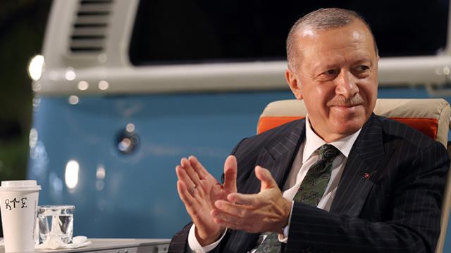 Erdoğan'dan gençlerle buluşmada sosyal medya açıklaması: Atılacak adım daha huzurlu hale getirecek