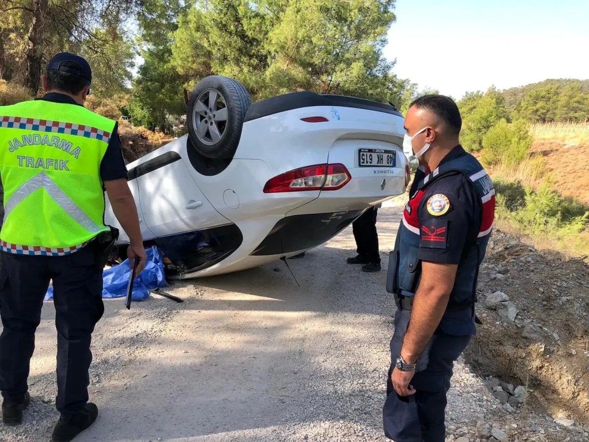 Fethiye\'de devrilen otomobilin sürücüsü hayatını kaybetti