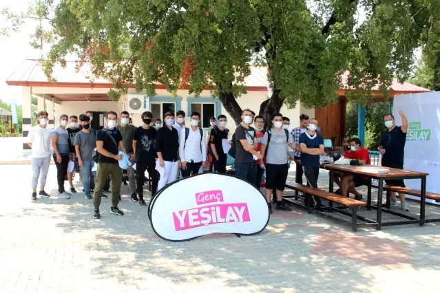 Genç Yeşilay gönüllüleri kamplarda bir araya geldi