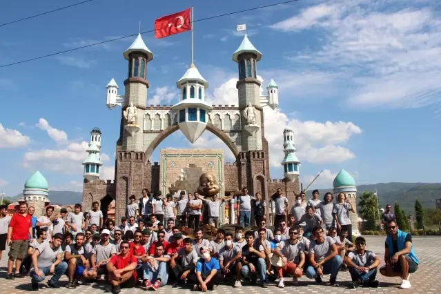 Genç Yeşilay gönüllüleri kamplarda bir araya geldi
