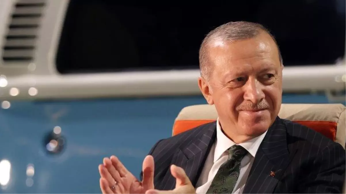 Gençlerden Cumhurbaşkanı Erdoğan\'a Ahmet Kaya\'nın "Şafak Türküsü" sürprizi