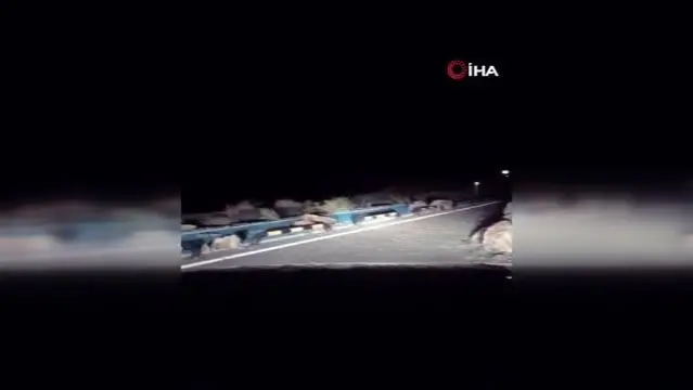 Samandağ-Arsuz yolu heyelan nedeniyle trafiğe kapatıldı Samandağ-Arsuz yolu heyelan nedeniyle trafiğe kapatıldı