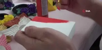 Mutfağını atölyeye çevirdi, kazandığı parayı sokak hayvanlarına harcıyor