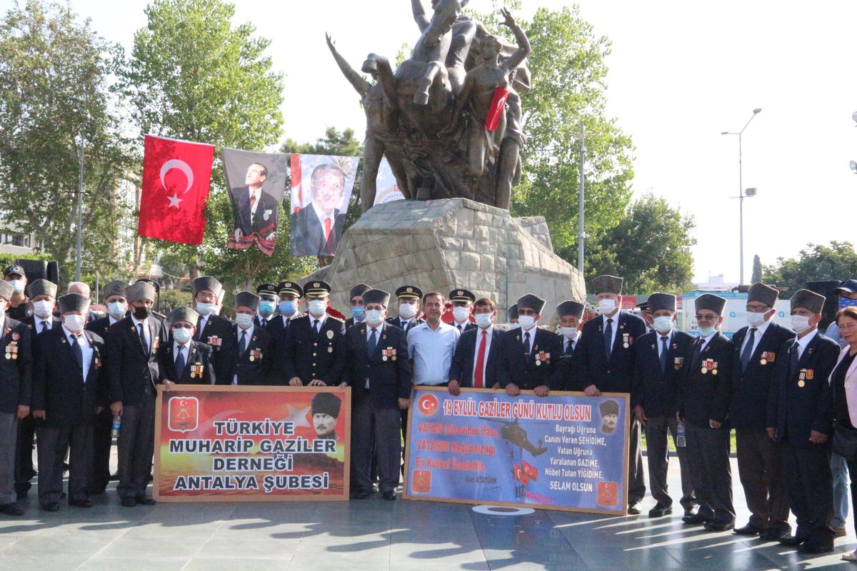 Antalya\'da 19 Eylül Gaziler Günü törenle kutlandı
