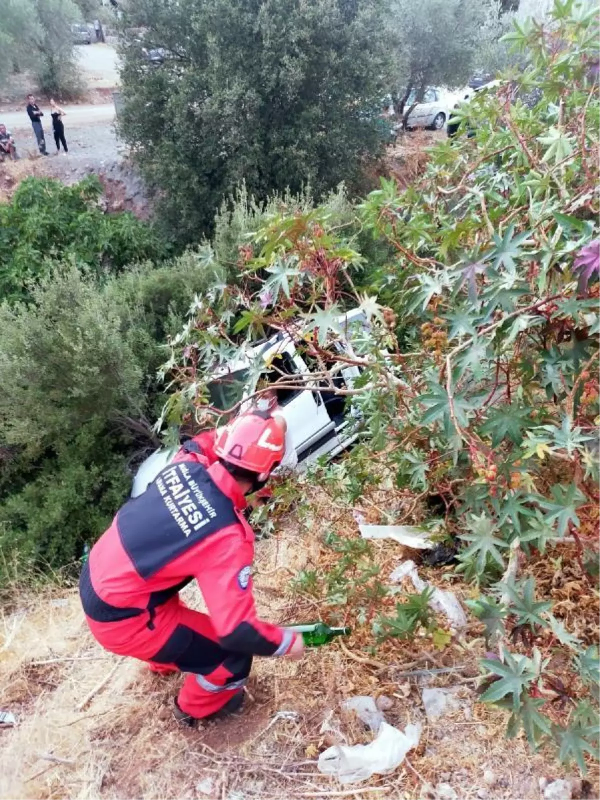 Fethiye\'de kamyonet dereye yuvarlandı 1 yaralı