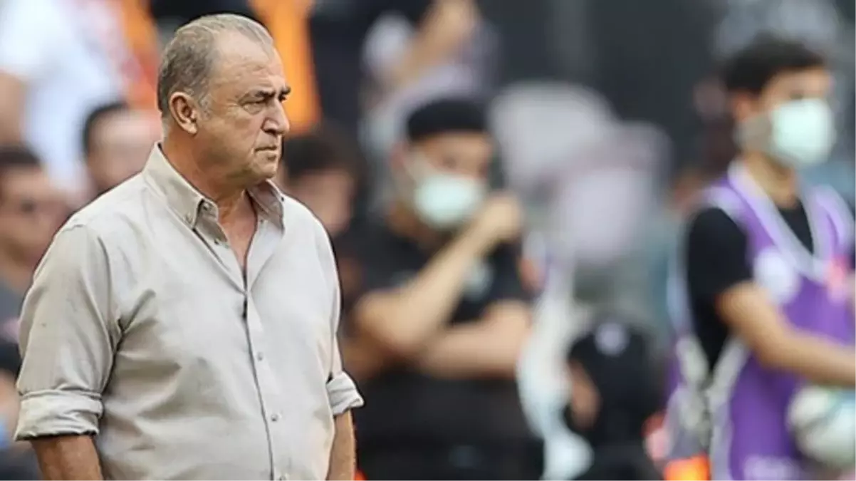 Galibiyete hasret kalan Galatasaray\'da Fatih Terim\'e büyük tepki! Taraftarlar istifaya çağırıyor