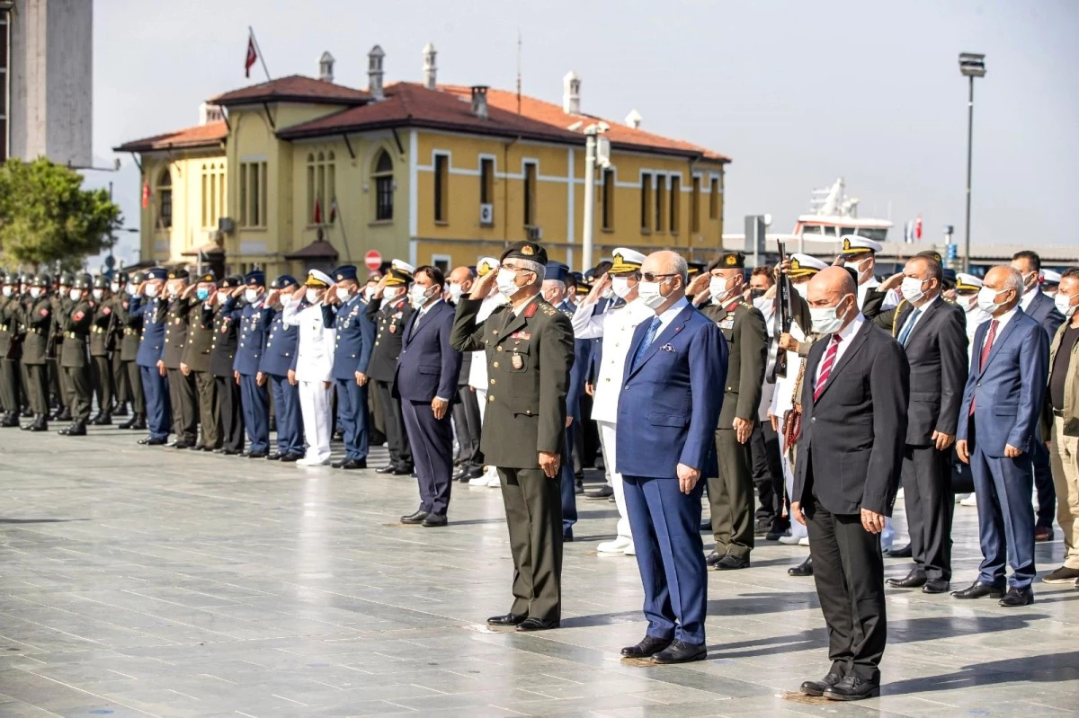 İzmir\'de Gaziler Günü töreni