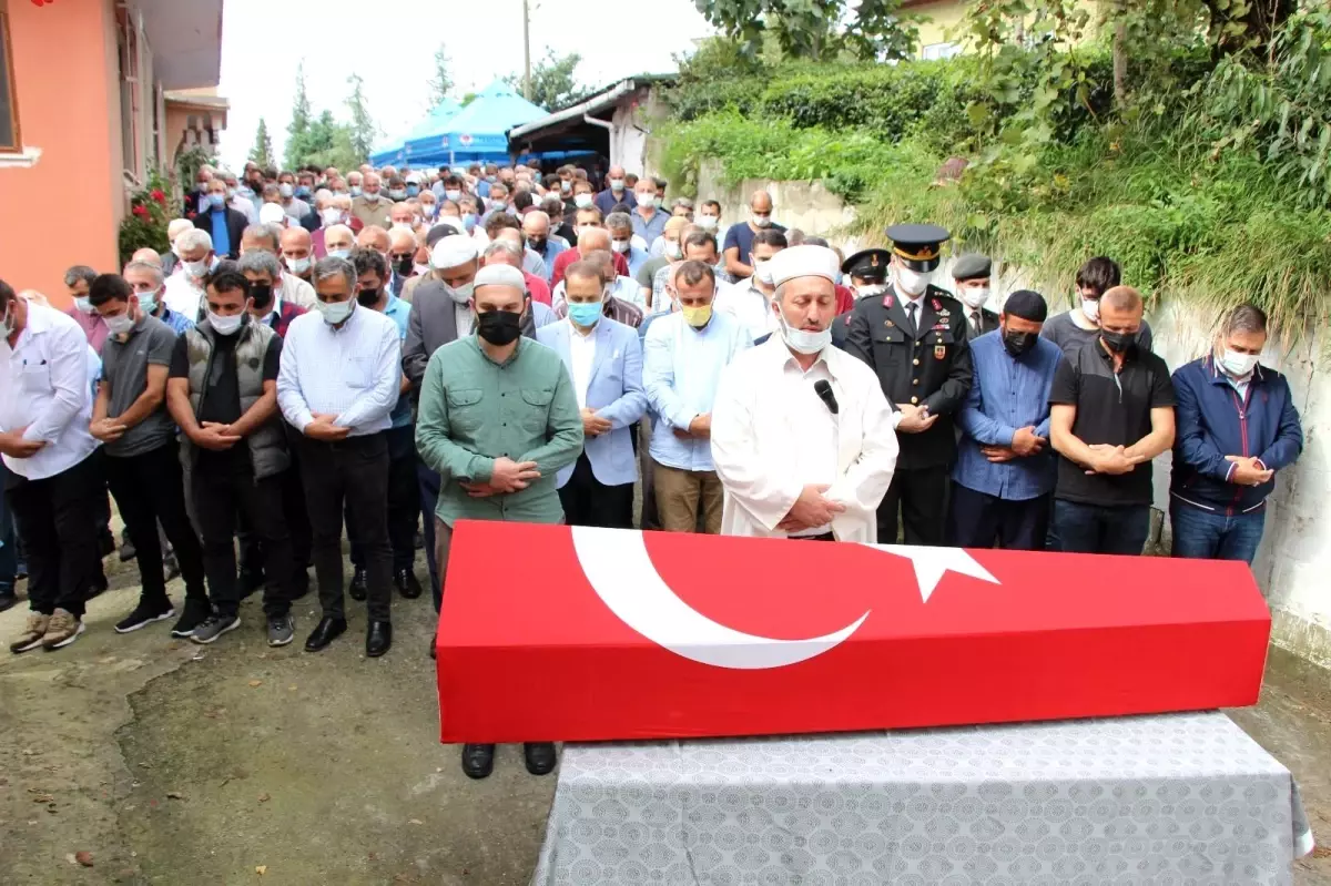 Kıbrıs Gazisi, Gaziler Günü\'nde toprağa verildi