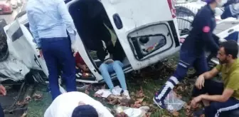 Samsun'da otomobil ile hafif ticari araç çarpıştı: 3 yaralı