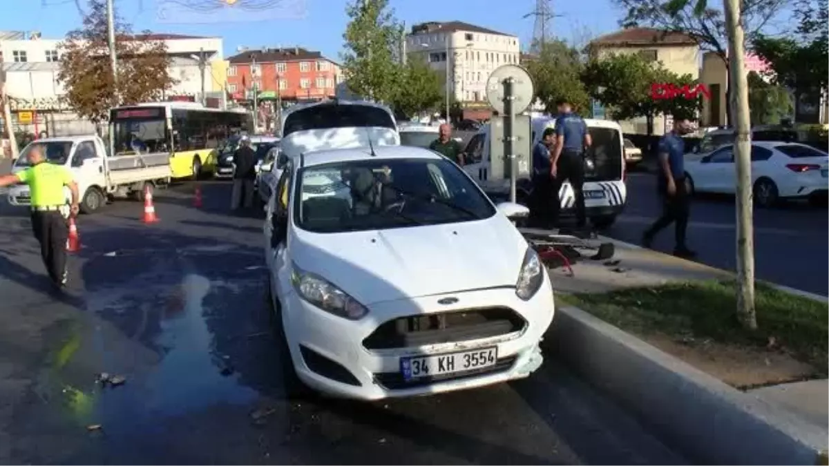 Sultanbeyli\'de refüje çarpan otomobil takla attı: 2 yaralı