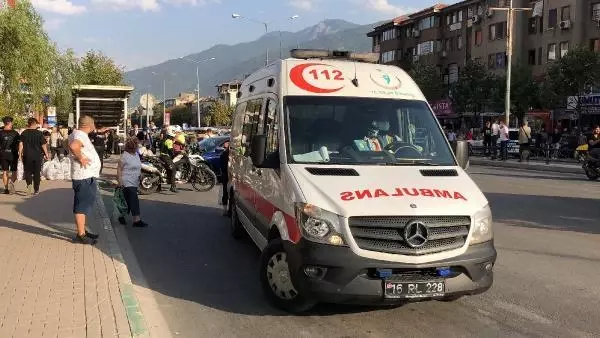 Taksi şoförü, yolcu almaya gittiği için aracına almadığı 2 kişi tarafından bıçaklandı