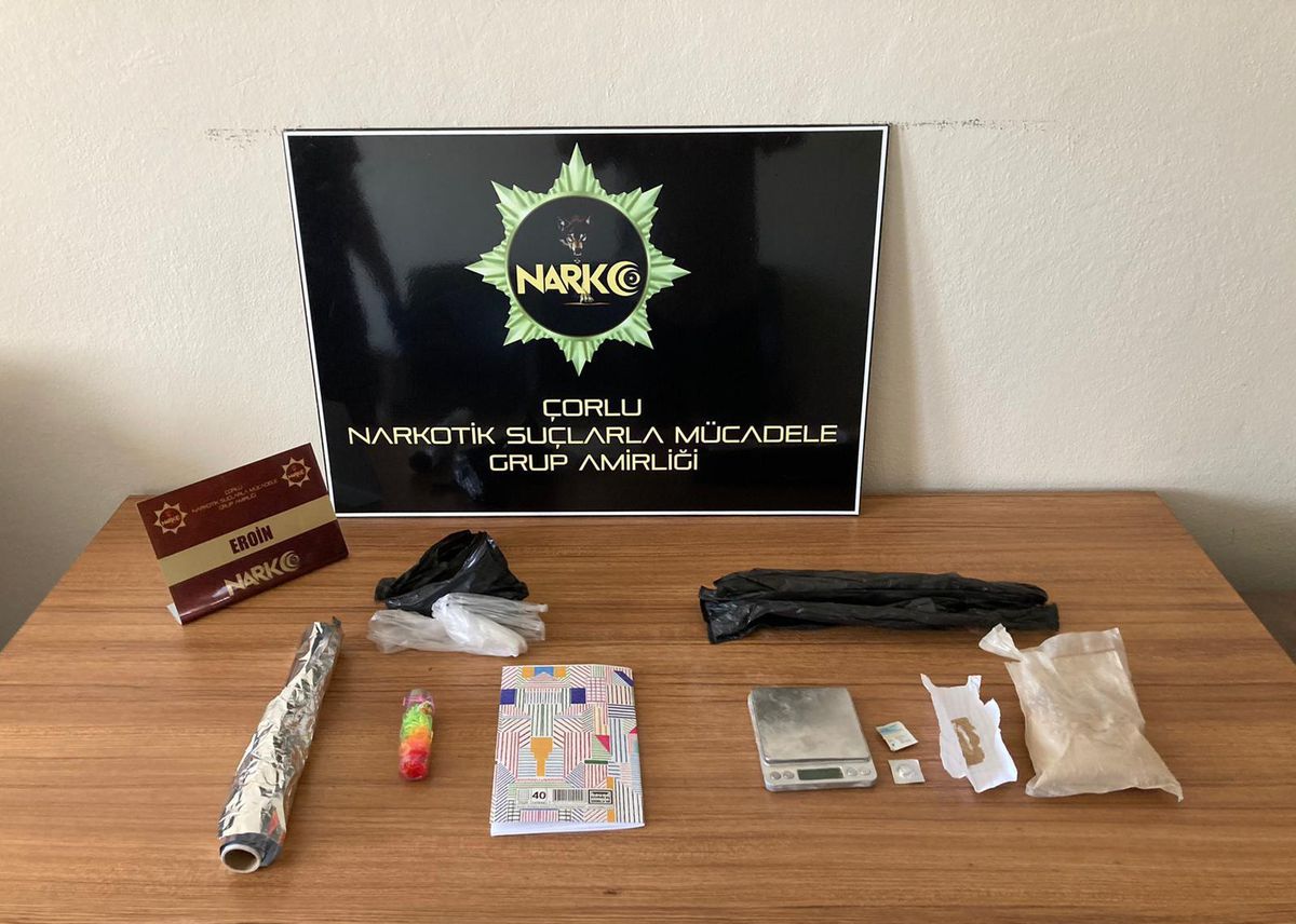 Tekirdağ\'da üzerinde uyuşturucuyla yakalanan 3 kişi gözaltına alındı