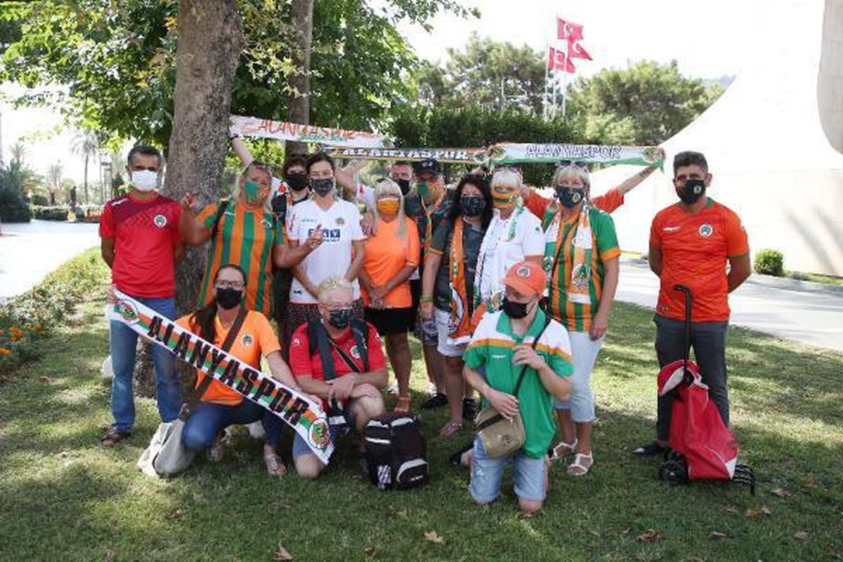 Alanyaspor\'un yabancı taraftarları yetkililere seslendi