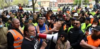 Avustralya'da inşaat işçilerinin aşı karşıtı protestosu nedeniyle şantiyeler kapatıldı