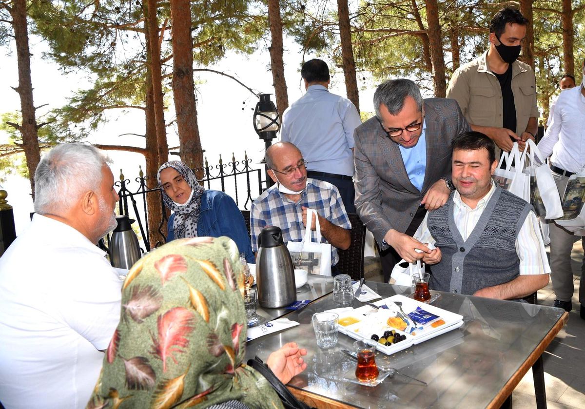 Başkan Güngör: "Engelli kardeşlerimiz önceliğimiz"