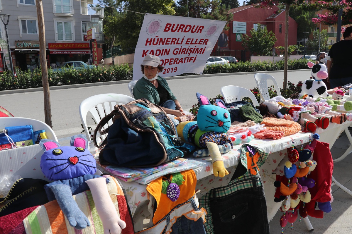 Burdur Ticaret Sanayi Odası üreten kadınları bir araya getiriyor