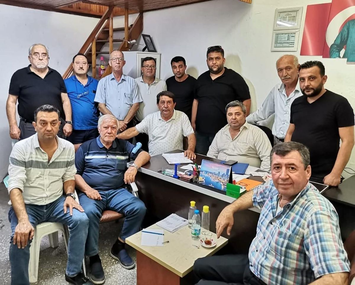 Burhaniye\'de Sadık Varol, Deveciler Derneği Başkanı oldu