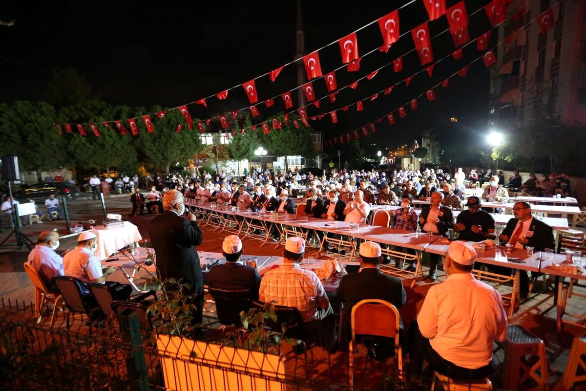 Derinceli şehit baba evinde dualarla anıldı