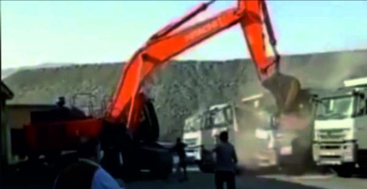 Kamyonları parçalayan operatör: Olayda mağdur kimse yok