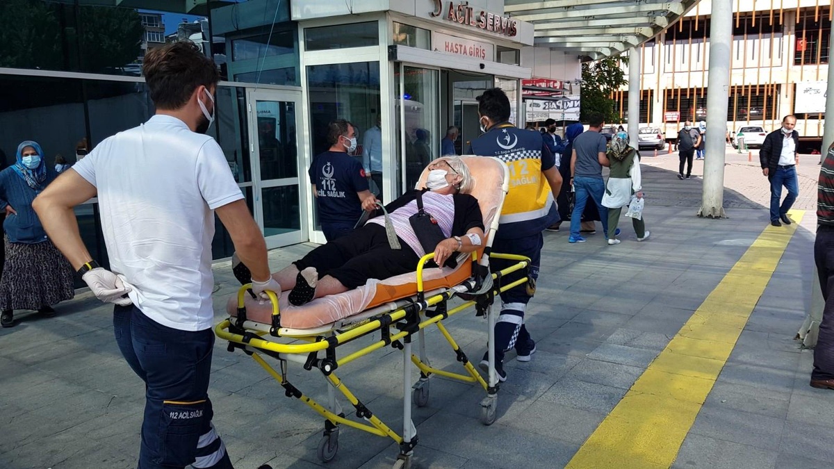 Karabük\'te iki otomobil çarpıştı: 1 yaralı