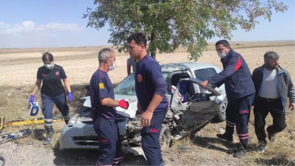 Konya\'da otomobil ve hafif ticari araç çarpıştı: 4 yaralı