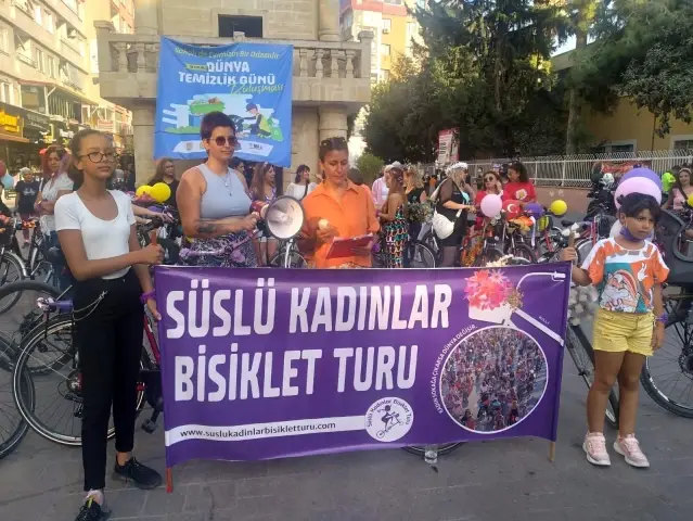 Tarsus'ta Süslü Kadınlar Bisiklet Turu