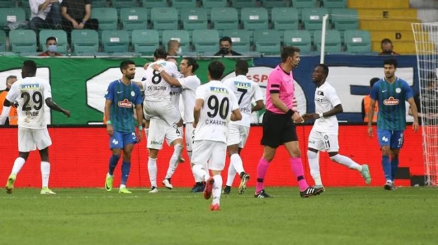 Altay seriye bağladı! İzmir ekibi, deplasmanda Çaykur Rizespor'u 2-1 mağlup etti