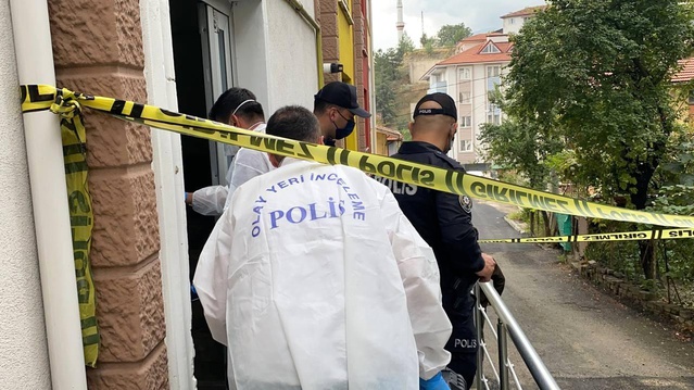 Arkadaşlarının merakı acı gerçeği gün yüzüne çıkardı! Doğal gaz borusuna iple asılı halde bulundu Arkadaşlarının merakı acı gerçeği gün yüzüne çıkardı! Doğal gaz borusuna iple asılı halde bulundu