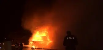 Son dakika haberleri | Bebek'te aynı teknede bir günde ikinci yangın: Küle dönen tekne battı