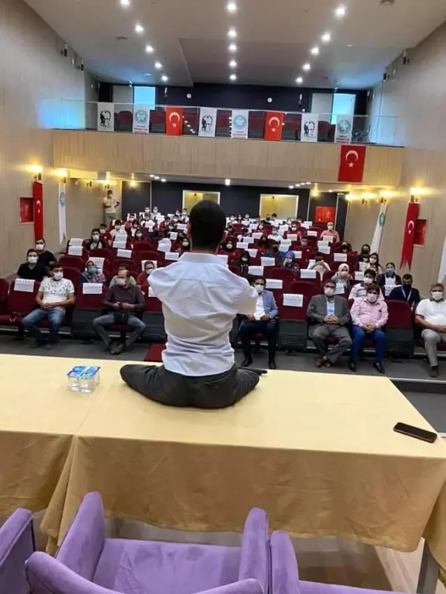 Son dakika spor: Bedensel engelli milli yüzücü Sefa Yurtkölesi Selendi'de söyleşi gerçekleştirdi