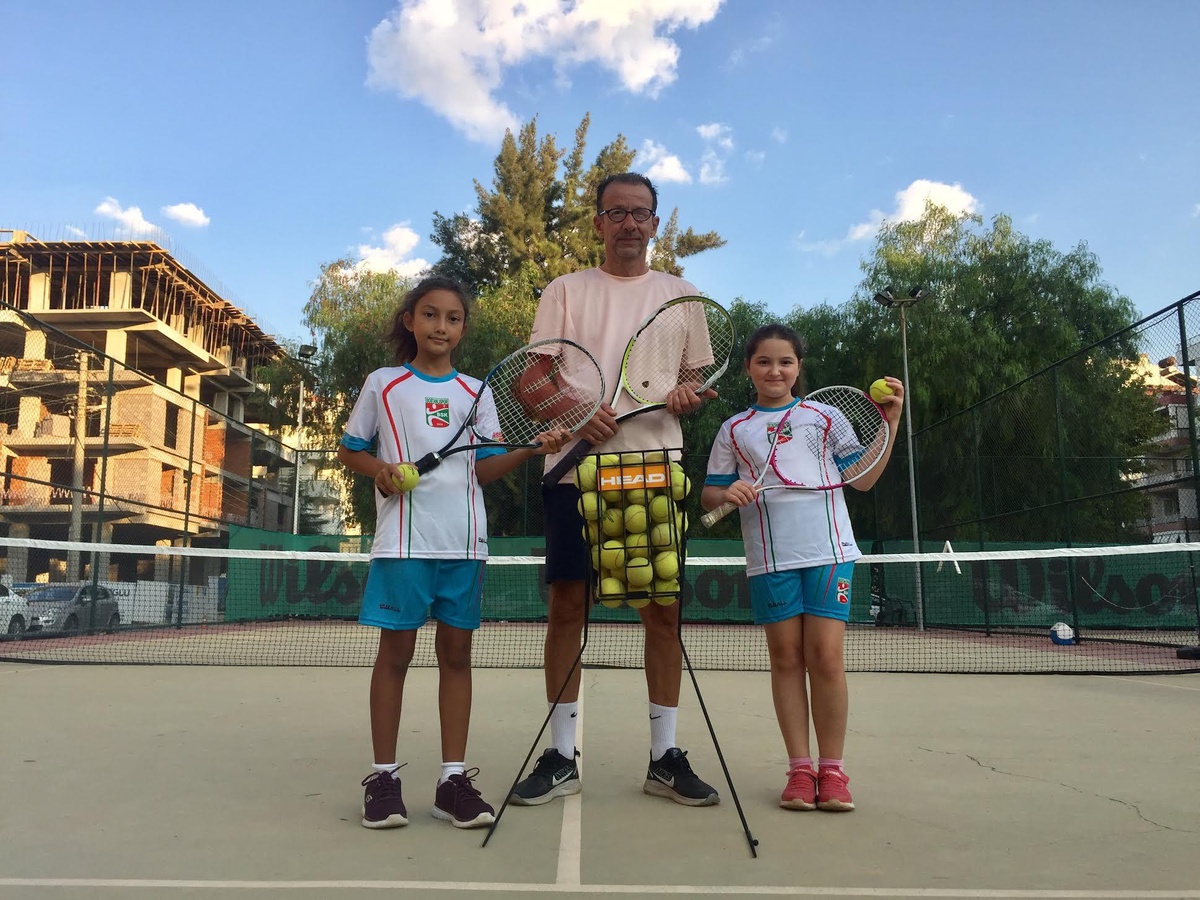 Bostanlıspor 10 Yaş Tenis Okulu açıldı