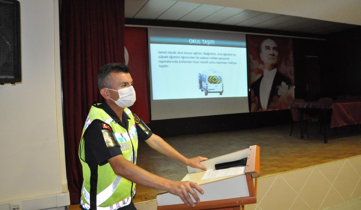 Boyabat\'ta okul servisi sürücülerine seminer verildi