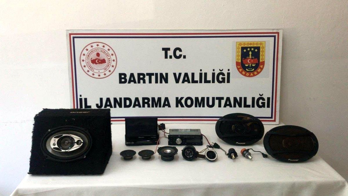 Çalıntı malzemeler internetten satışa çıktı, jandarma malzemelere el koydu