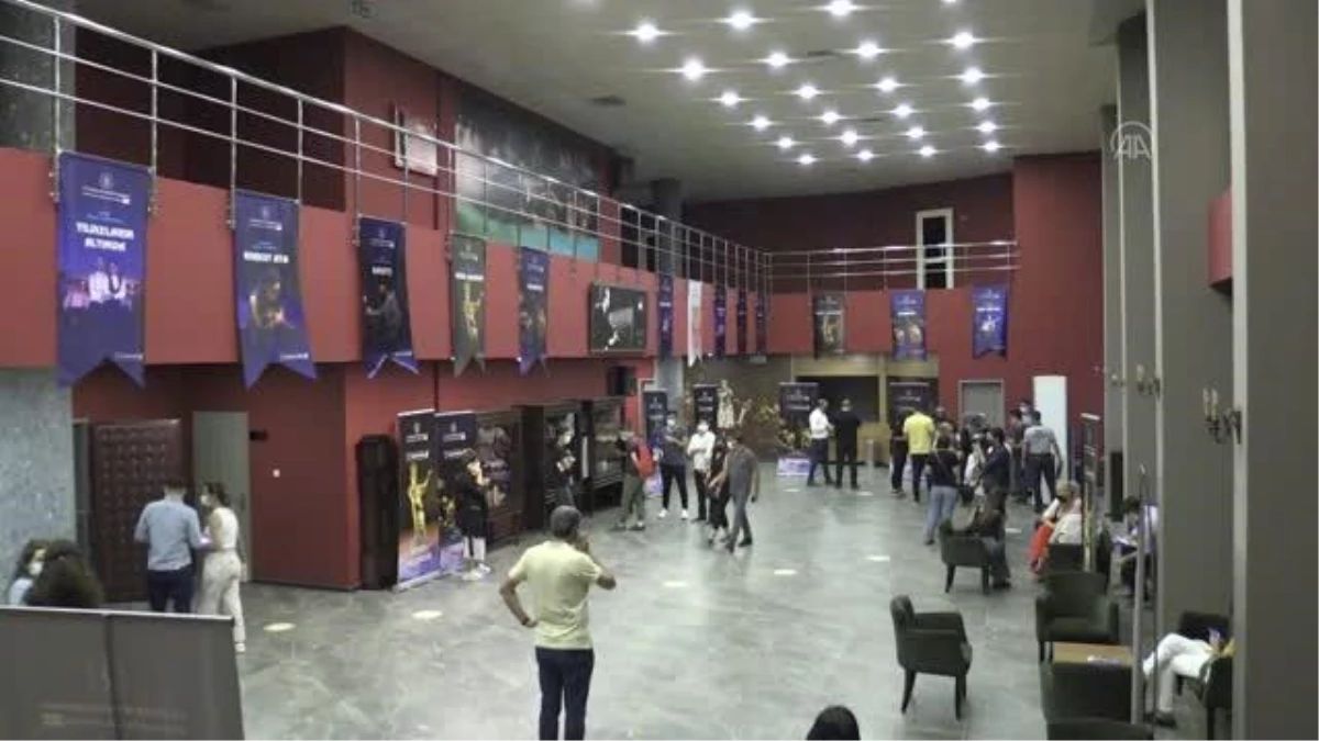 DİYARBAKIR - "Orhan Asena Yerli Oyunlar Tiyatro Festivali" başladı