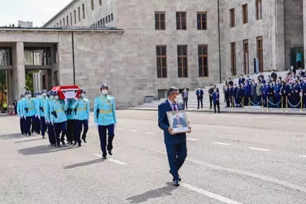 Eski Milletvekili Şahin Mengü için TBMM'de tören