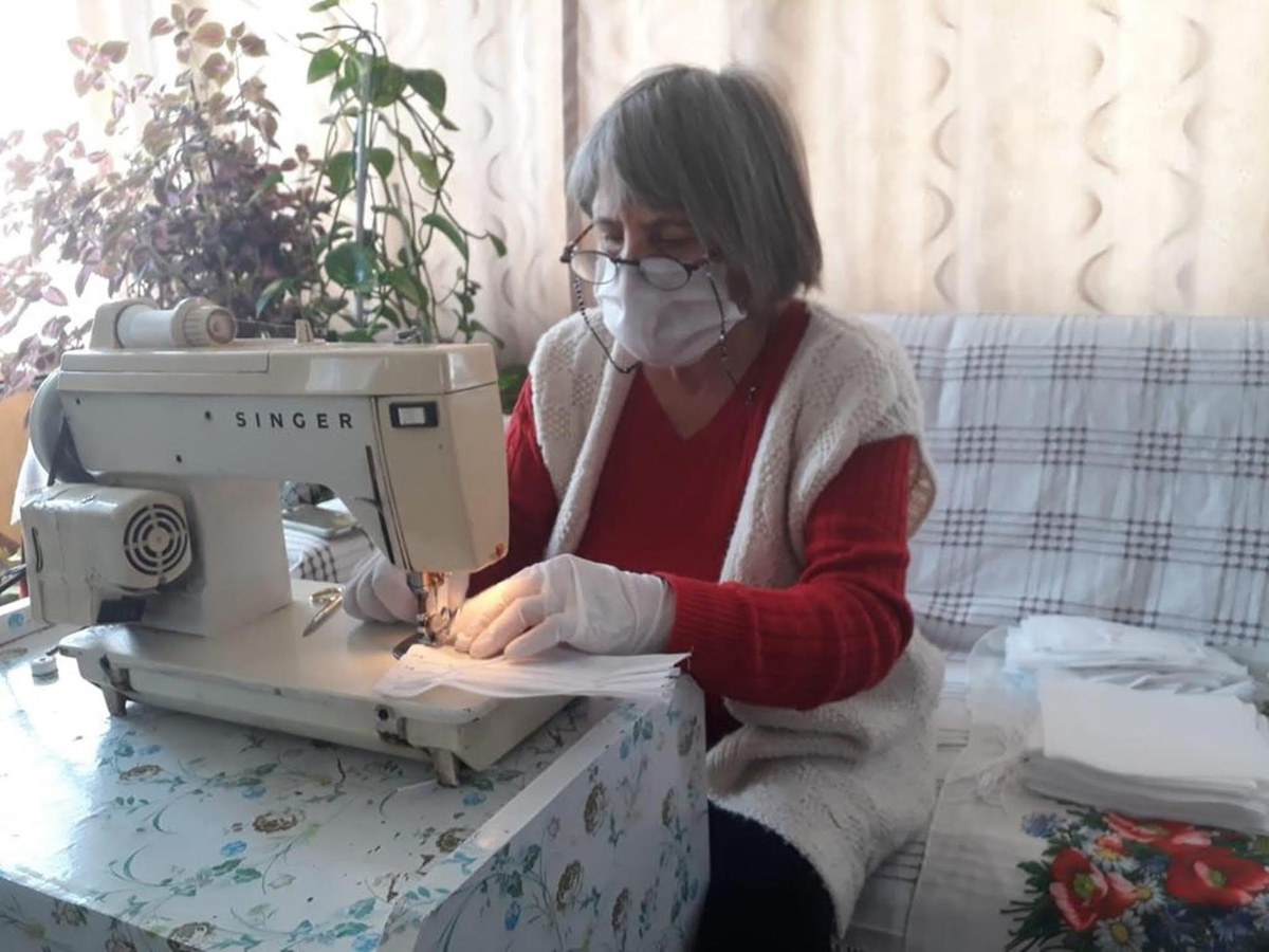 Kadın Meclis Üyeleri Yok Günlerinde Altı Ayda 99 Bin Maske Üretti