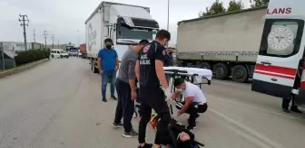 Kamyonet ile motosiklet çarpıştı; 2 yaralı