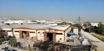 Küle dönen geri dönüşüm fabrikasında temizlik çalışmaları başladı