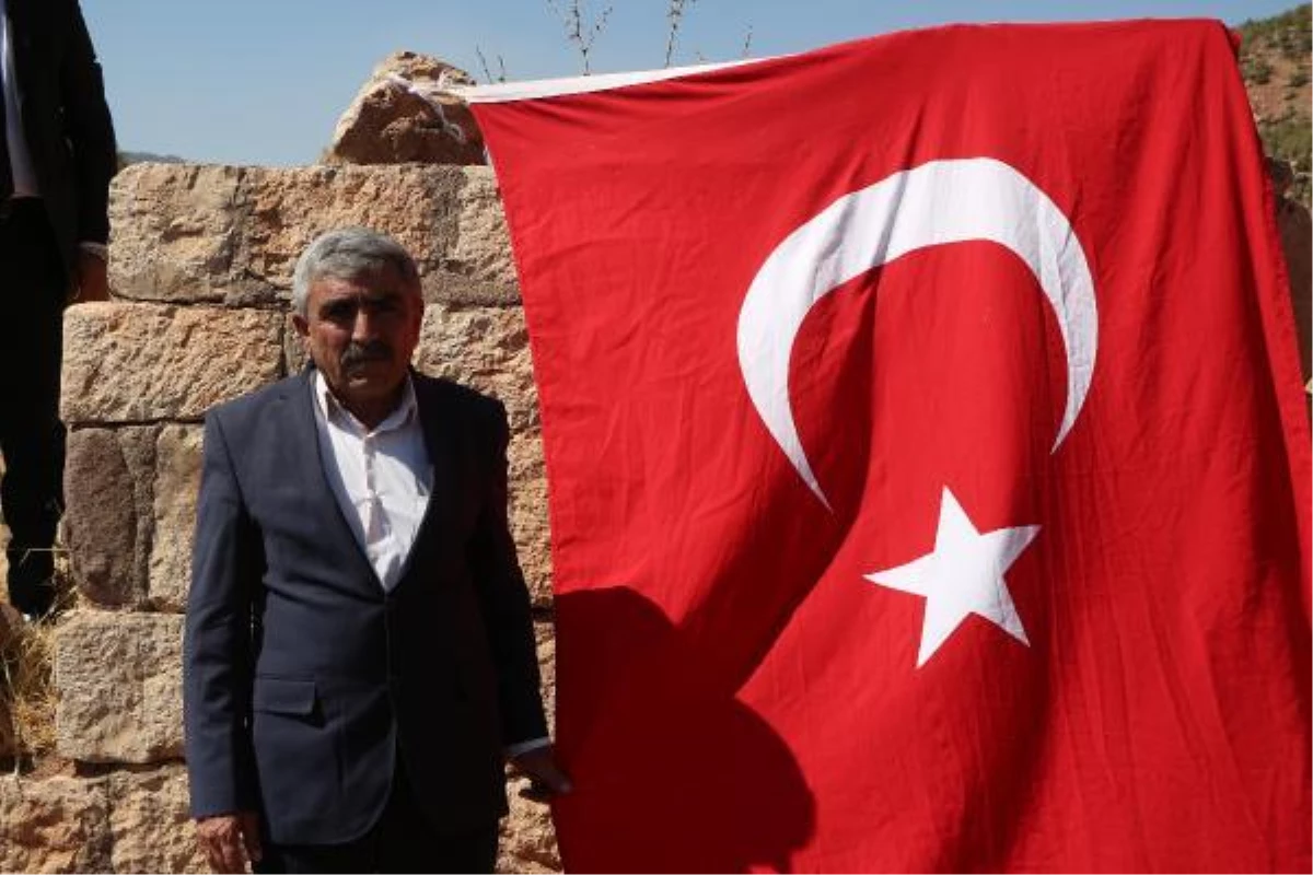 PKK 12 YAKININI KATLETTİ, SALDIRININ OLDUĞU EVE 34 YILDIR TÜRK BAYRAĞI ASIYOR