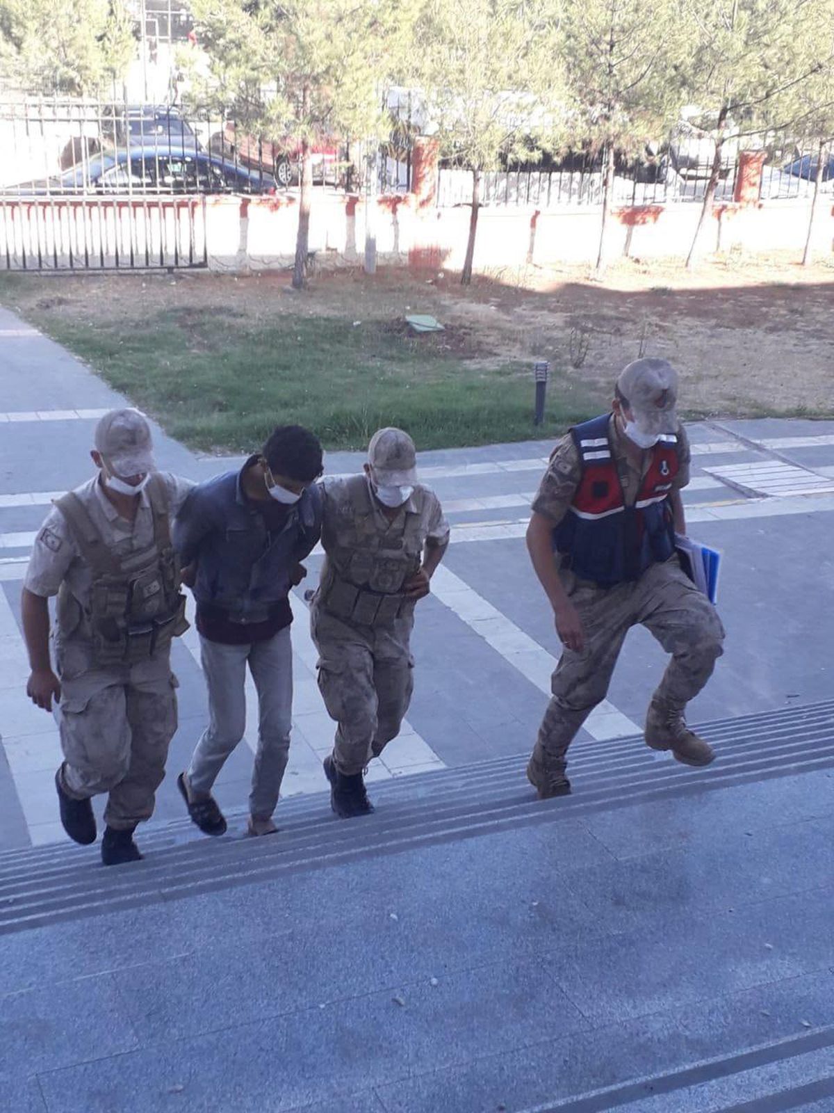 Şanlıurfa\'da hırsız ev sahibini ağır yaraladı