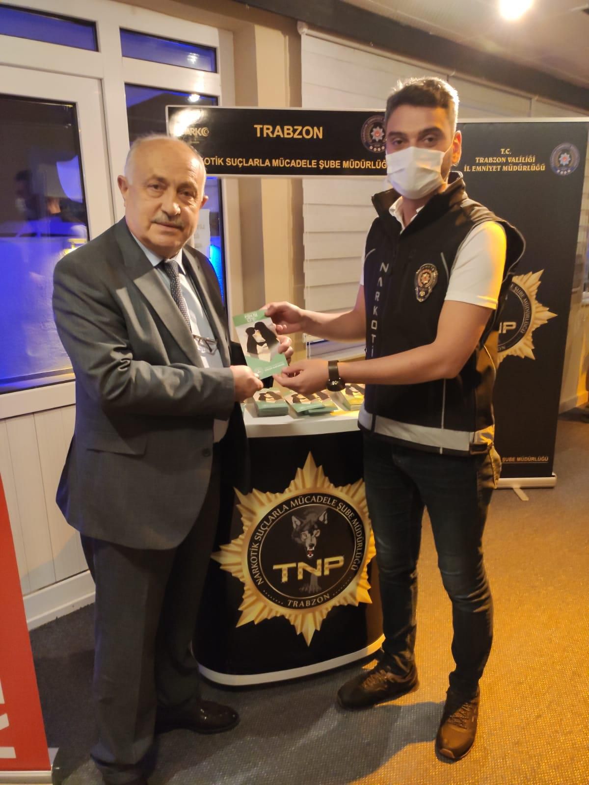 Trabzon\'da "Kurtuluş, En İyi Narkotik Polisi Anne" oyunu sahnelendi