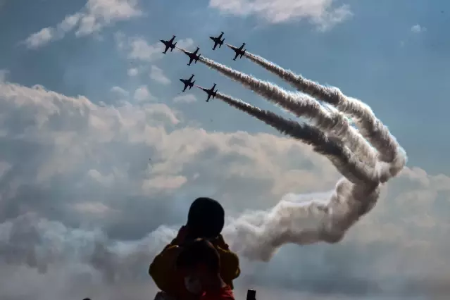 Türk Yıldızları'ndan TEKNOFEST'te gösteri